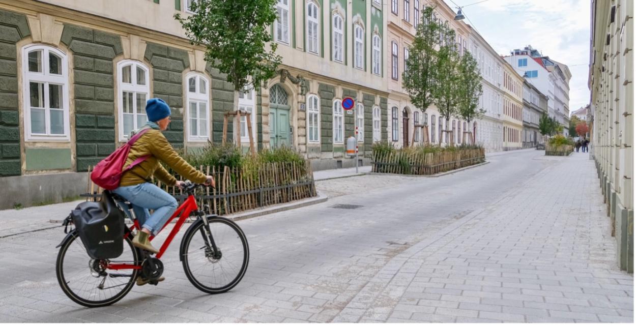 The new Bernardgasse was transformed with a lot of data and knowhow through an urban research project called Glara. Source: Melissa Bruntlett, 2025