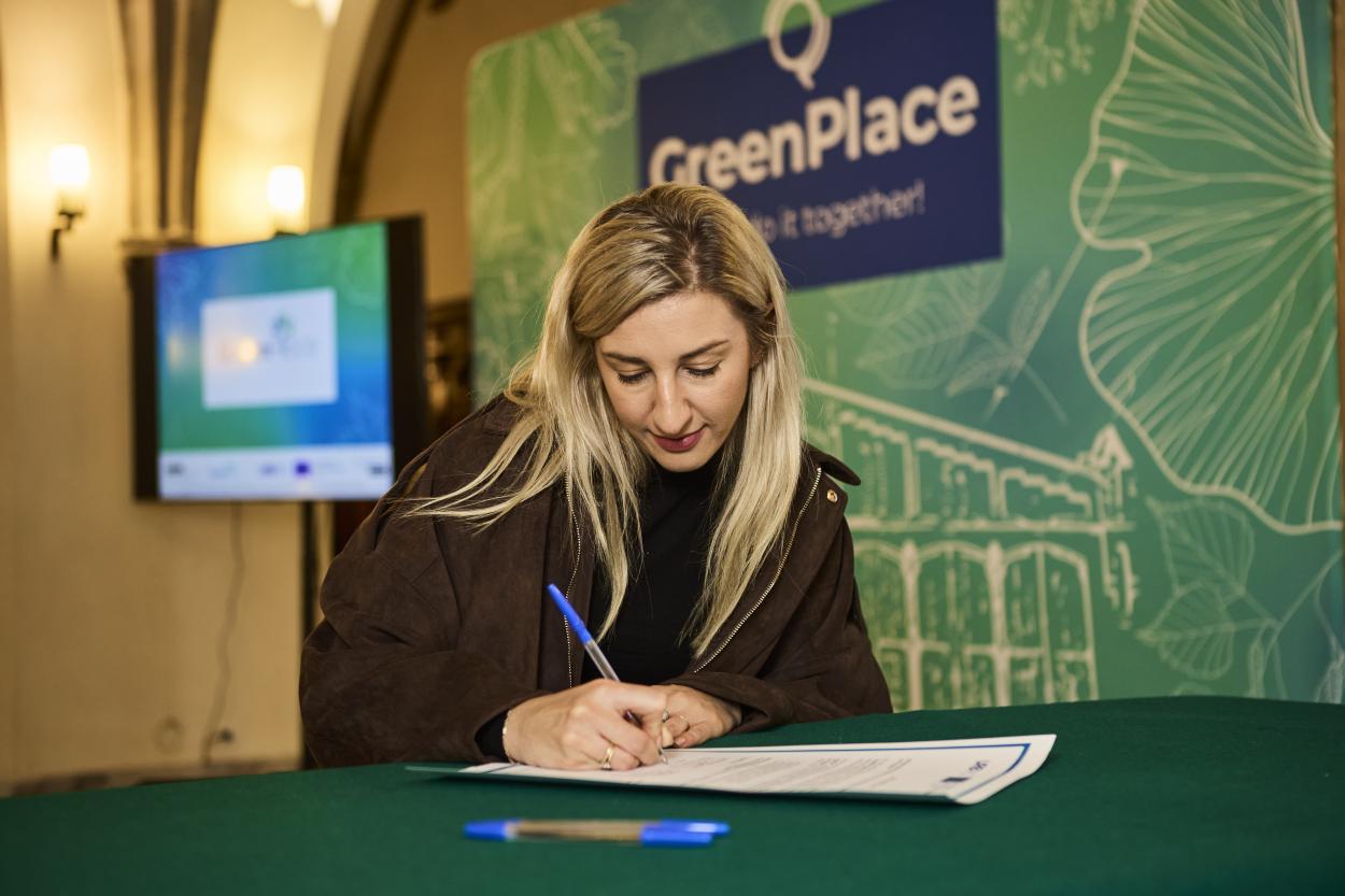 ULG member signing a letter of intent.