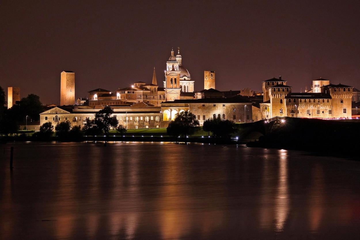 Mantova@night