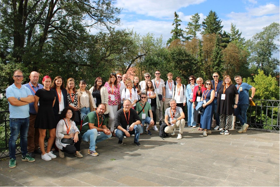 Group photo of ECONNECTING participants