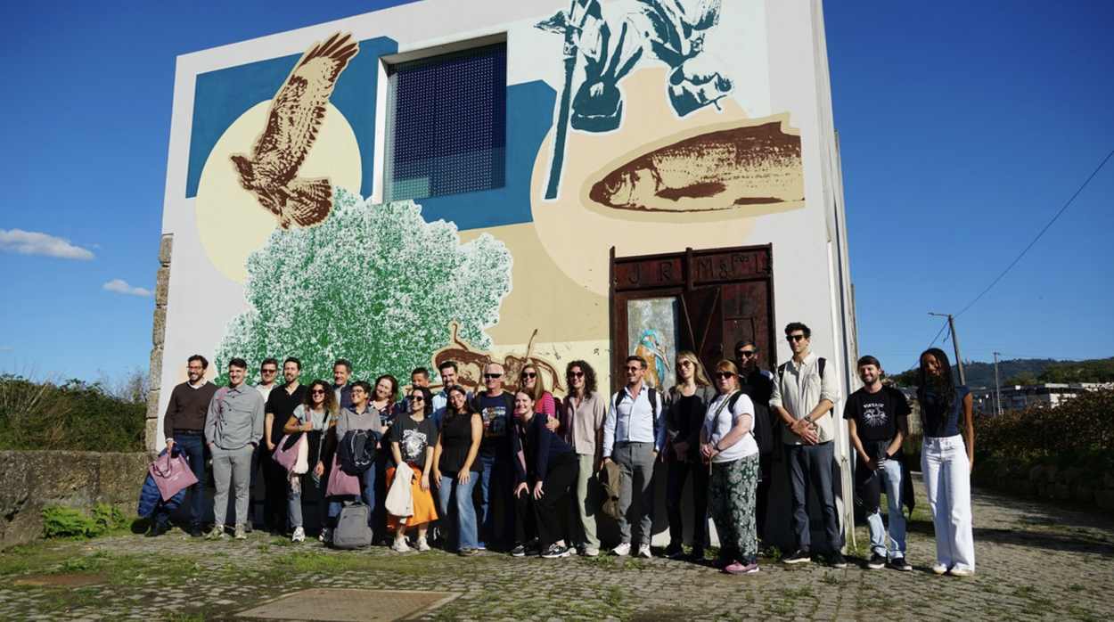 The BiodiverCity group in front of the Landscape Laboratory. © Daniel Ferreira