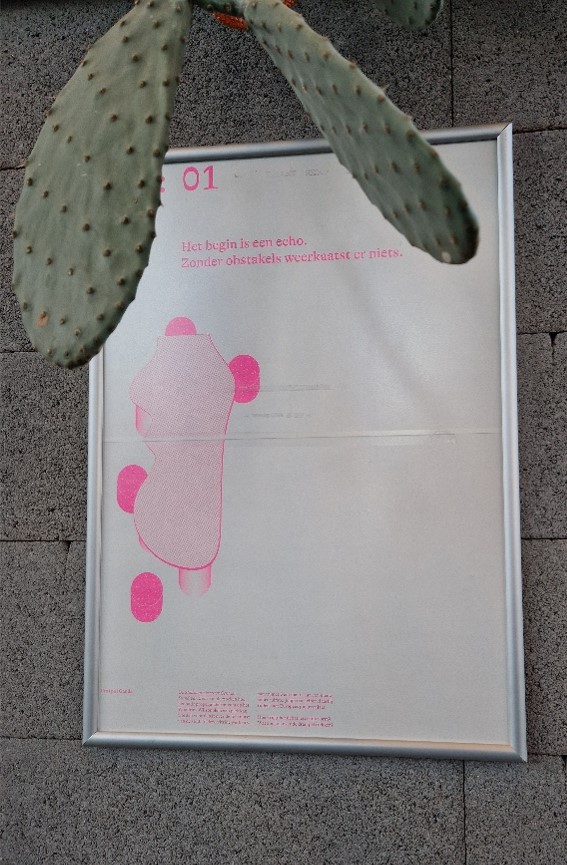picture of a poster in the library of Ghent thas says: 'an echo is not a copy'