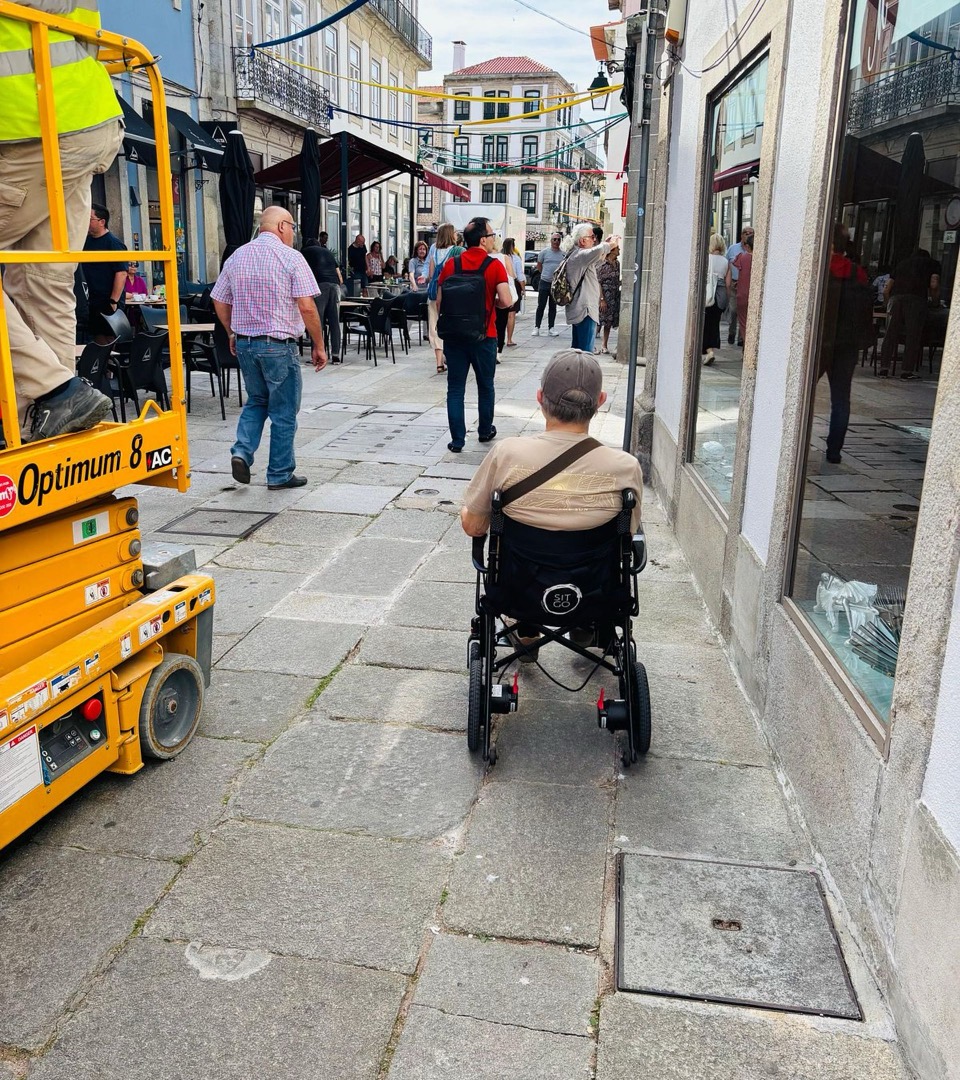 · · · ✍️ · · ·Image_Viana do Castello Pedestrian streets still pose challenges