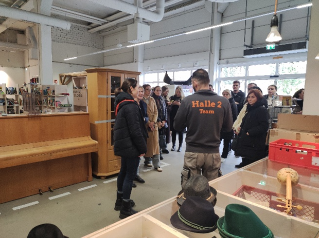 Participants exploring the Halle 2 at the site visit
