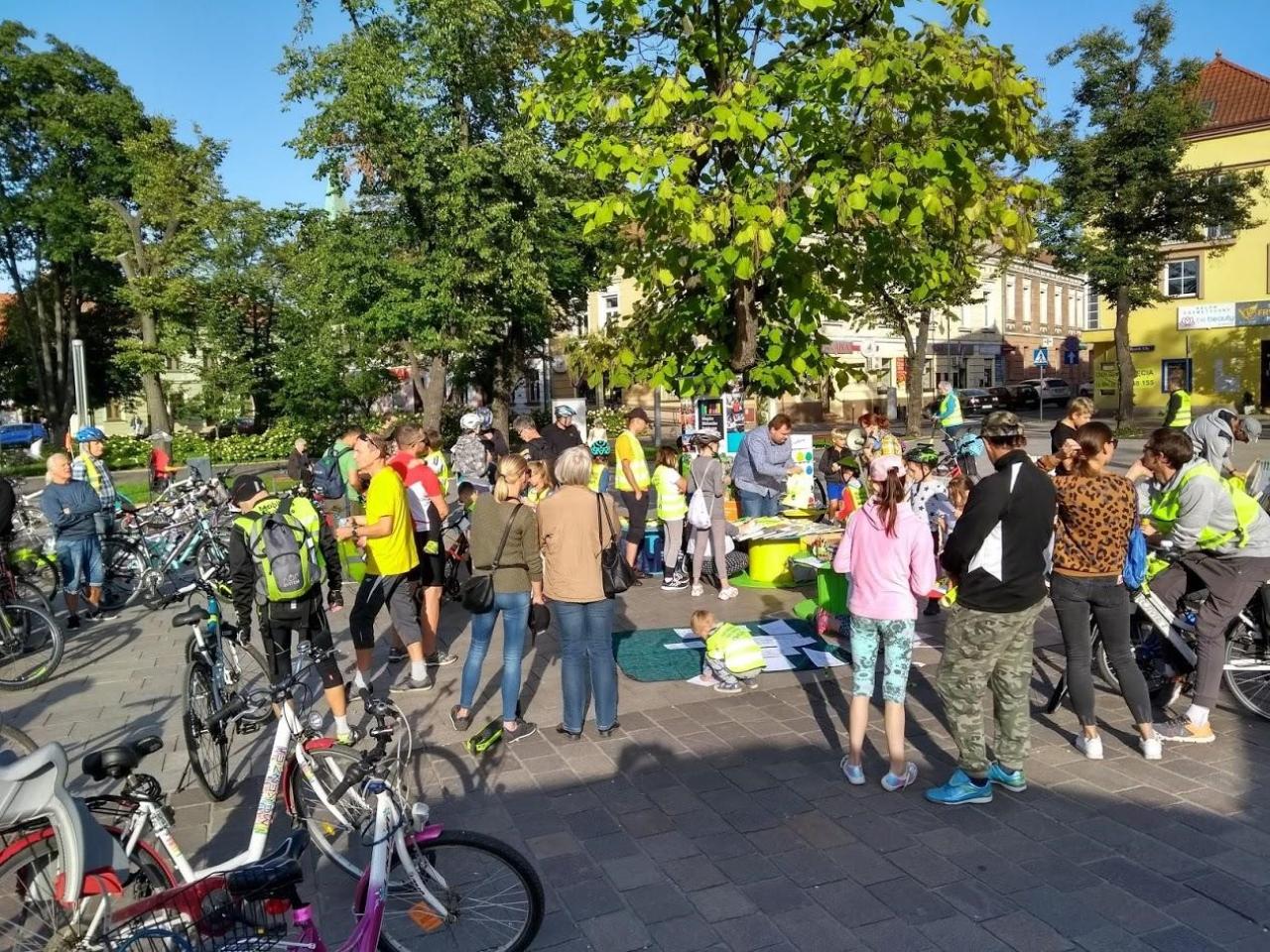 Great places connect people. Main square in Skawina during European Mobility Week. Photo credit: Gmina Skawina