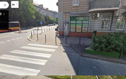 Small-scale green infrastructure in the street in The Ołbin district, Wrocław. Photo credits: Google Street view