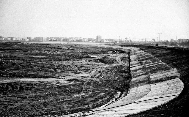Picture description: Văcărești area before (1989) revitalisation. Photo credits: Parcul Văcărești.
