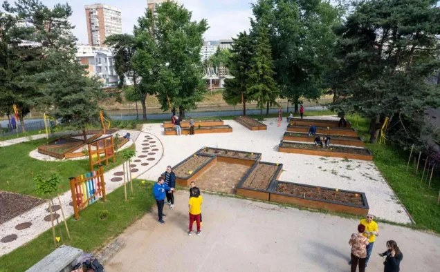 Square in Sarajevo after creating the sensory garden (2023). Photo credits: City of Sarajevo. 