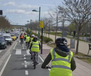 People riding bikes in Zaragoza