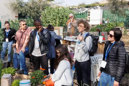 Group of people visiting the urban garden in Mouans-Sartoux (FR). Photo by European Urban Initiative.