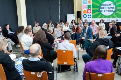 Discuție de grup la Festivalul Orașului URBACT 2025 de la Wroclaw, a doua zi. 